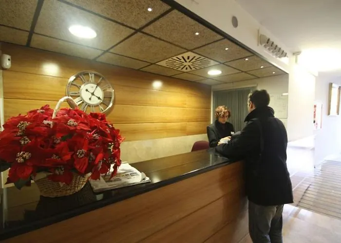 Alda Independencia Отель Сарагоса